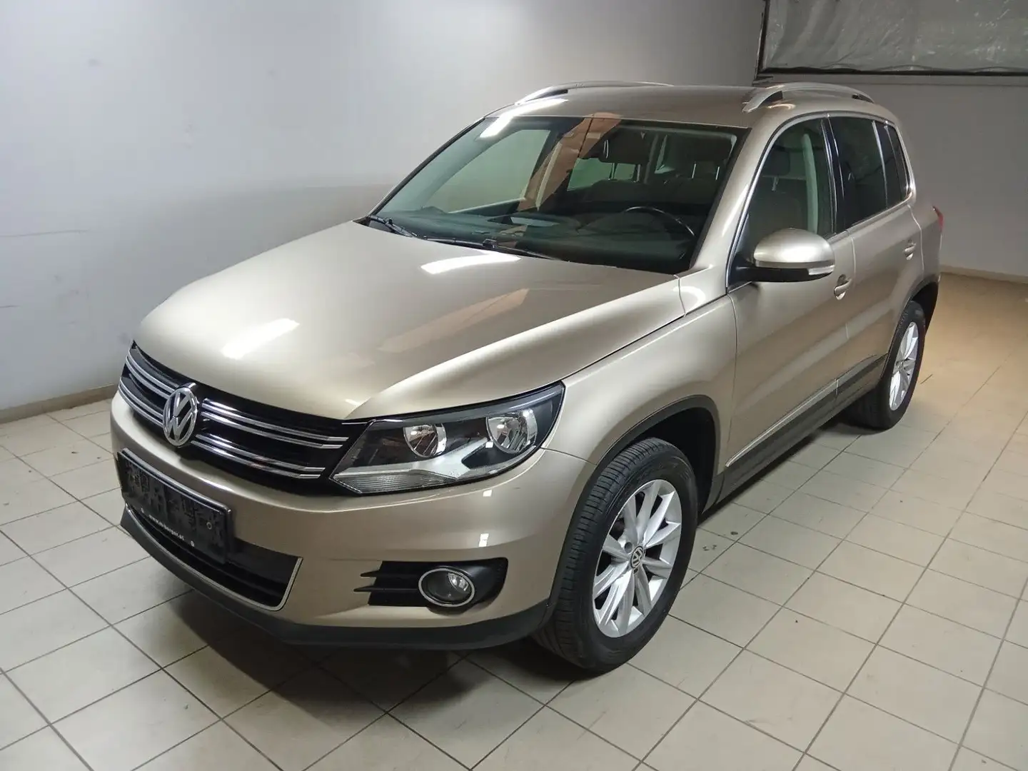 Volkswagen Tiguan Sport & Style BMT Beige - 1