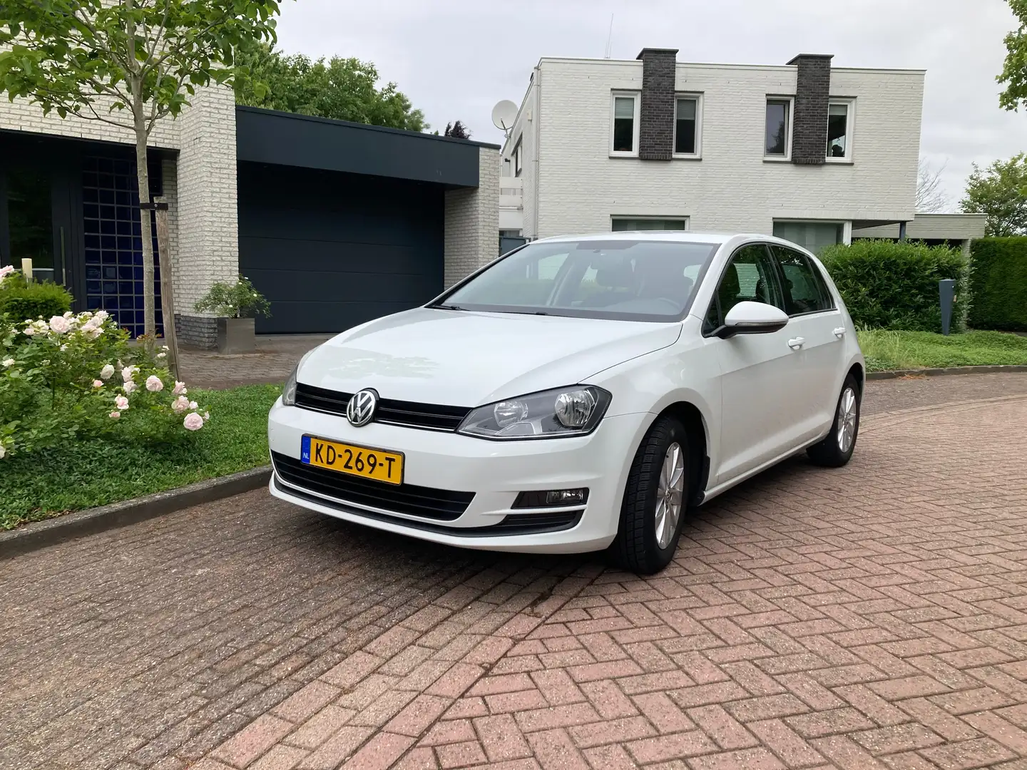Volkswagen Golf Golf 1.2 TSI Edition Wit - 2