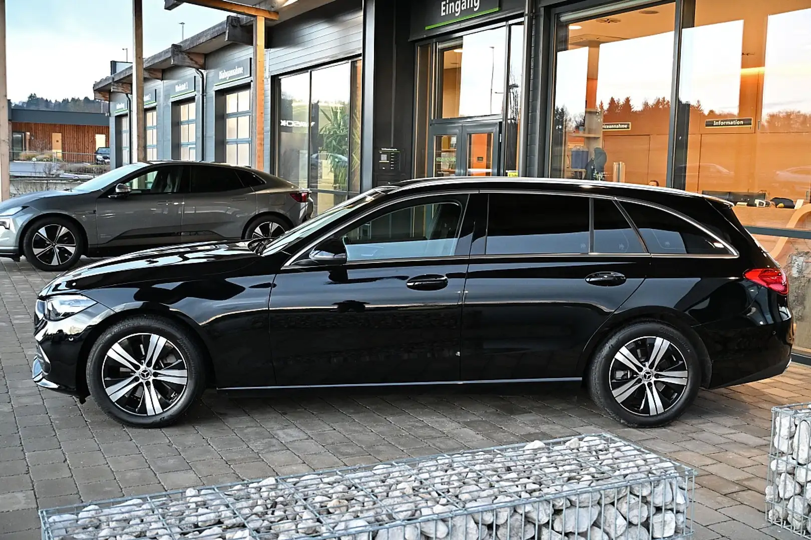 Mercedes-Benz C 220 d T 4Matic Aut. LED, Navi, Kamera, Spurhalte, T... Schwarz - 2