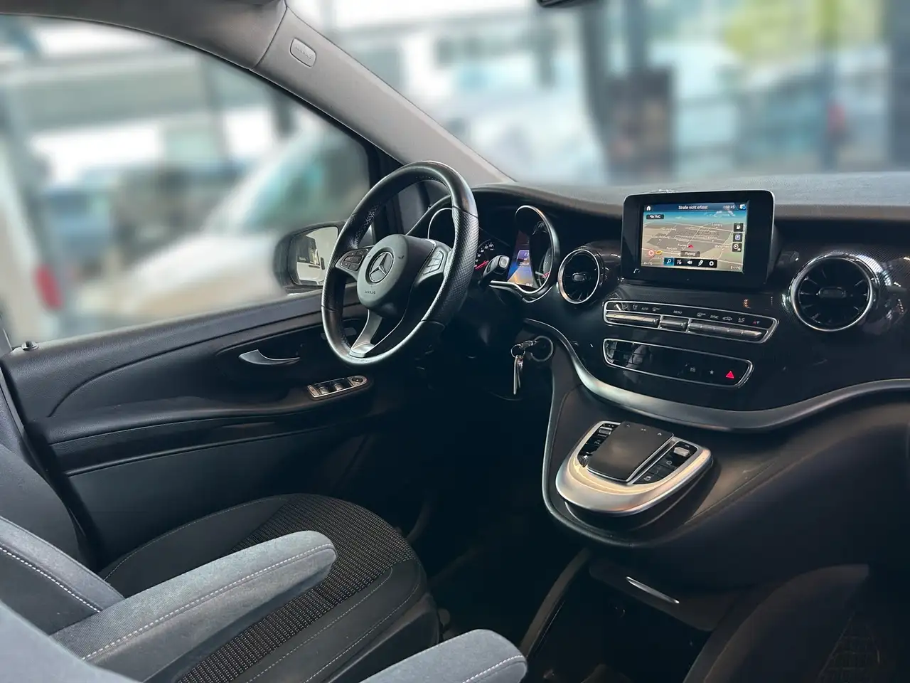 Mercedes-Benz V-Class 4M Lang Airmatic*Kamera*Edition*Distronic, миниатюра 8