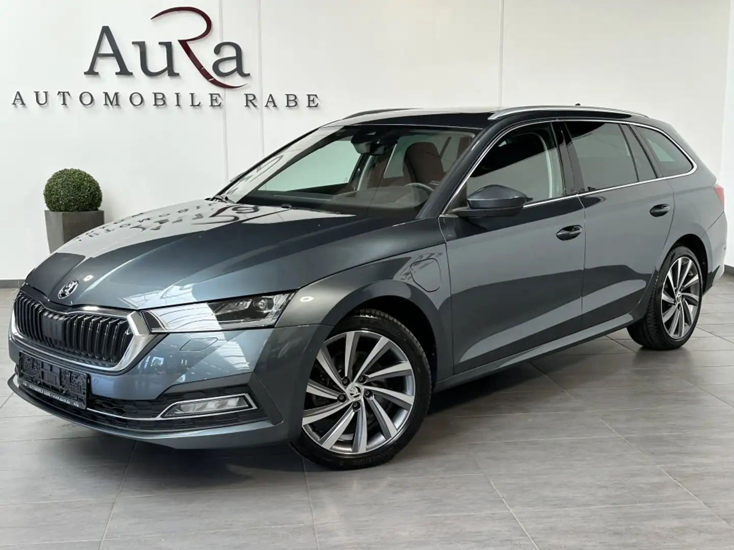 Skoda Octavia Combi 1.4 TSI iV DSG Style NAV+LED+PANO Grau - 1
