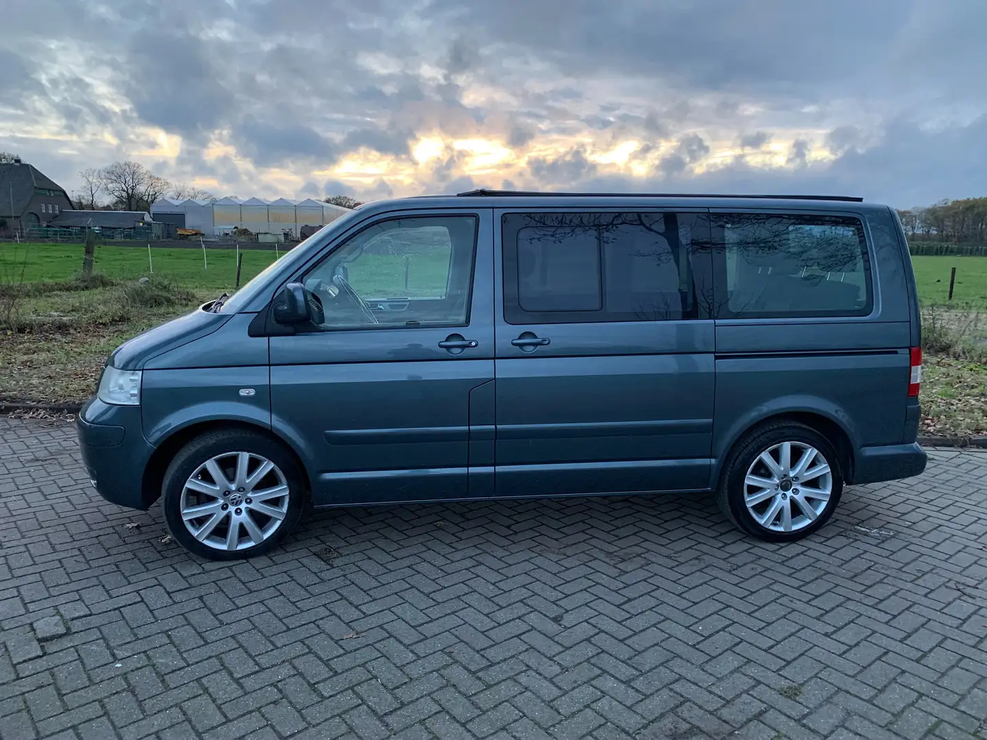 Volkswagen T5 Multivan Op Camperkenteken Grijs - 2