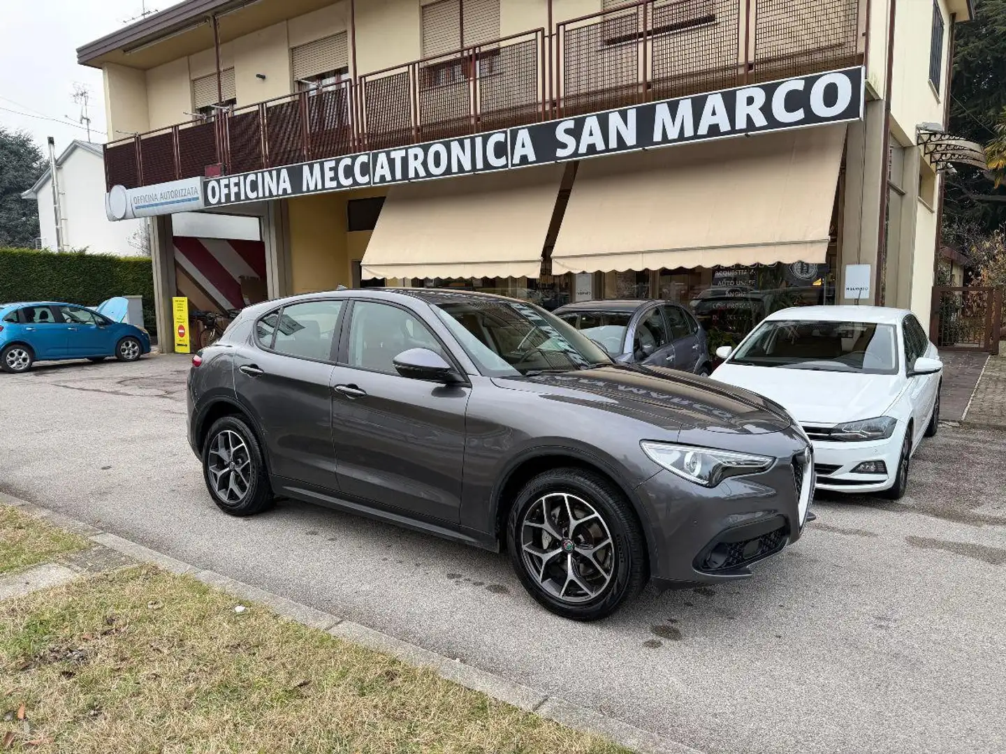 Alfa Romeo Stelvio 2.2 T.diesel 210 CV AT8 Q4 Super Gris - 1