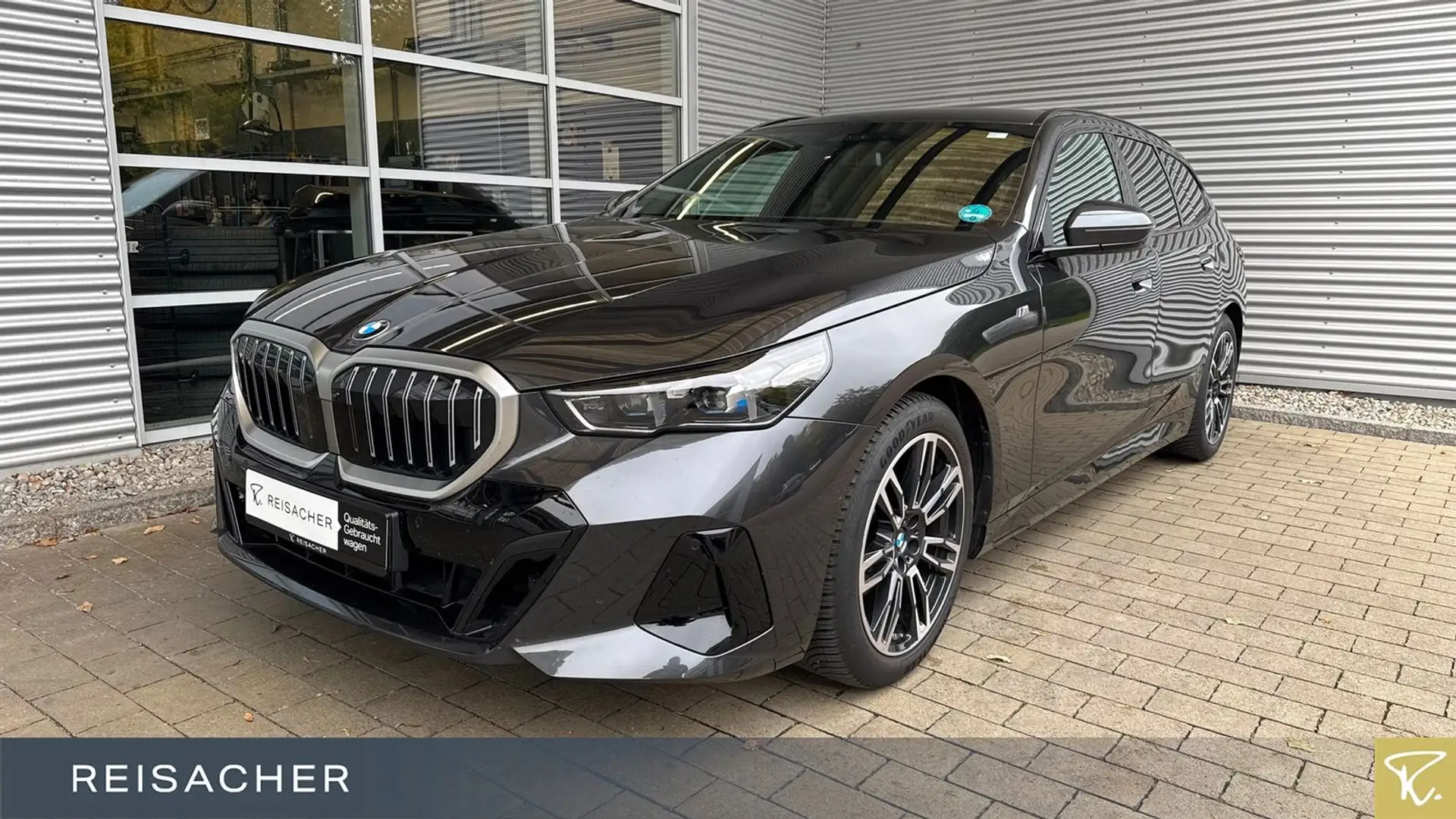 BMW 520 dA M-Sport Navi HUD 360° ACC StdHzg AHK Grau - 1