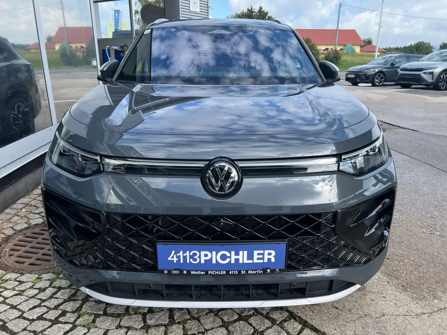 Volkswagen Tayron Sport TDI 4MOTION DSG Grau - 2