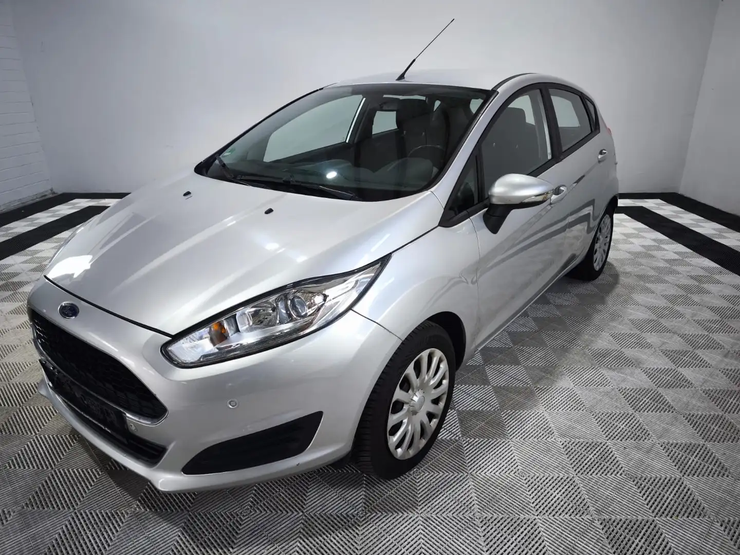 Ford Fiesta 1,0 59kW°Klmia°Navigation°1 Hand°Scheckhe Grijs - 1