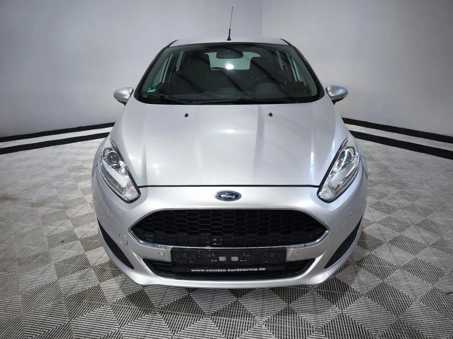 Ford Fiesta 1,0 59kW°Klmia°Navigation°1 Hand°Scheckhe Grijs - 2