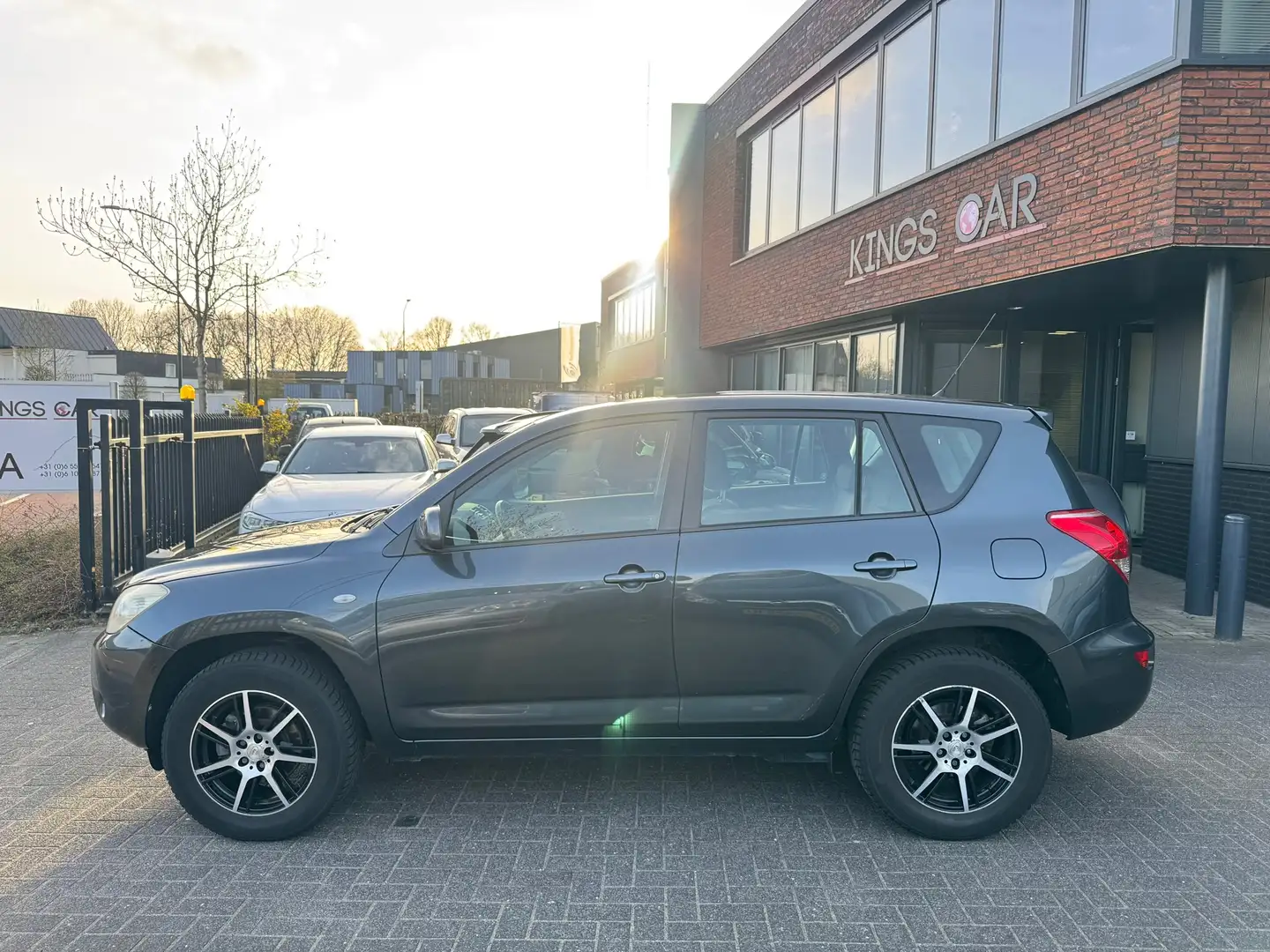 Toyota RAV 4 2.0 VVTi Sol 4X4 AUTOMAAT CLIMA TREKHAAK CRUISE PD Grau - 2