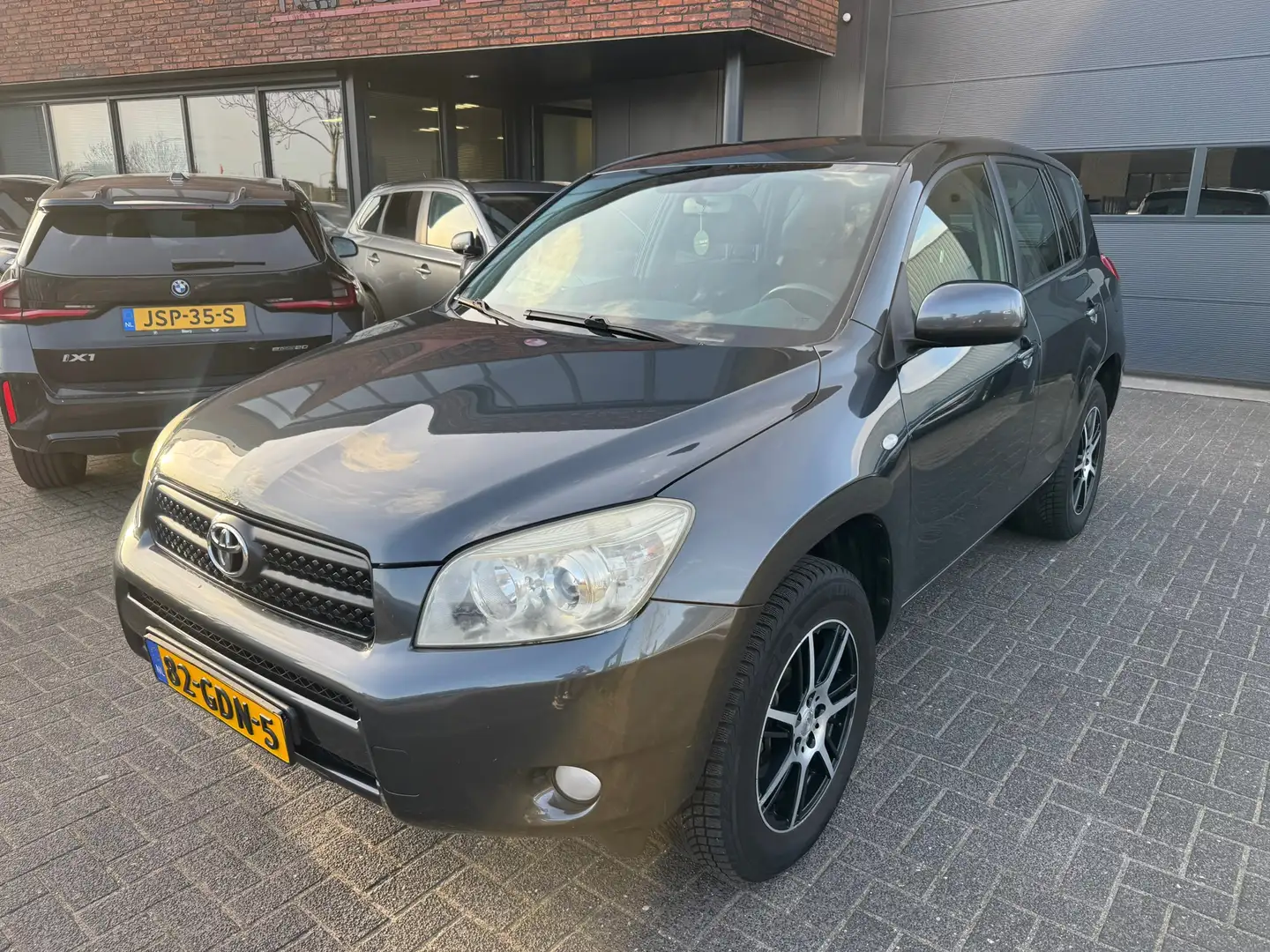 Toyota RAV 4 2.0 VVTi Sol 4X4 AUTOMAAT CLIMA TREKHAAK CRUISE PD Grau - 1