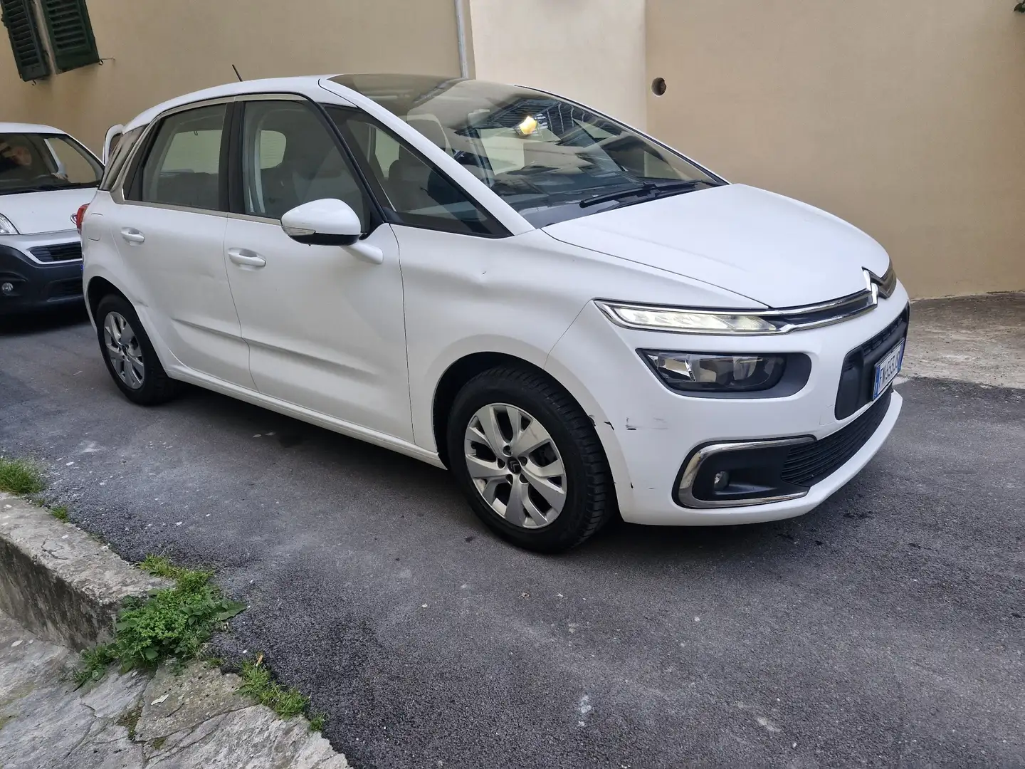 Citroen C4 Picasso 1.6 bluehdi Shine s&s 120cv - 1