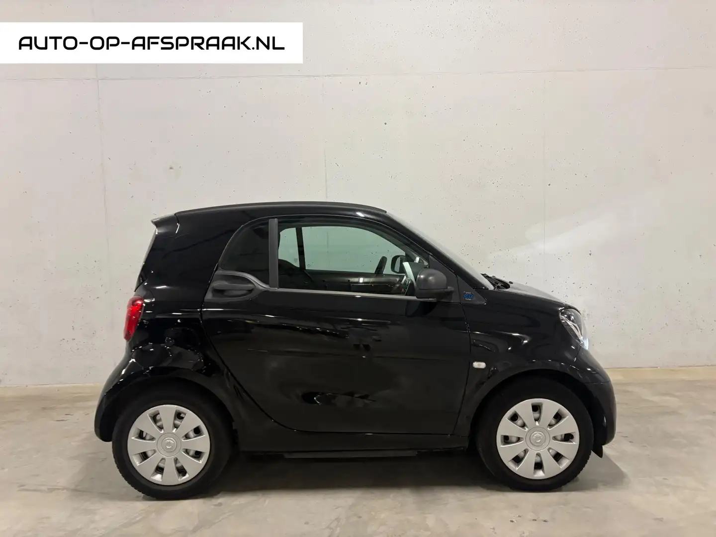 smart forTwo EQ Comfort PLUS 18 kWh Airco Aut. Zwart - 1