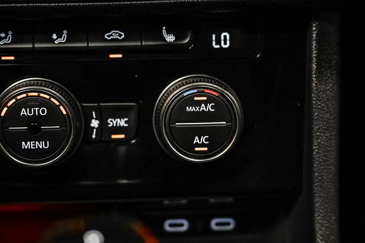 Volkswagen Jetta снимка Volkswagen Jetta