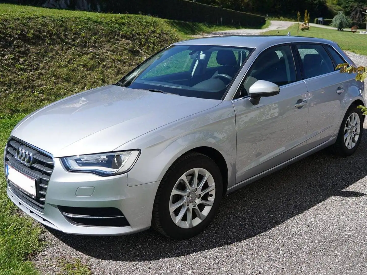 Audi A3 A3 SB 1,2 TFSI Attraction Attraction Grau - 2