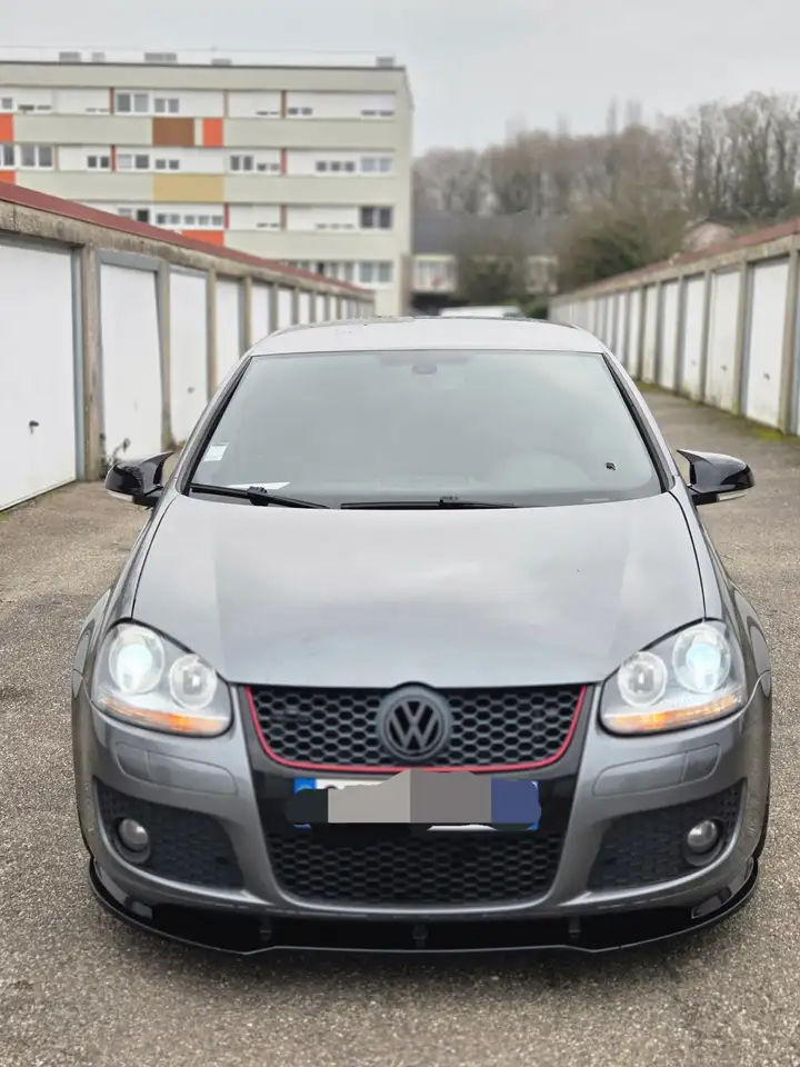 Volkswagen Golf GTI 2.0 T 16S FSI 200