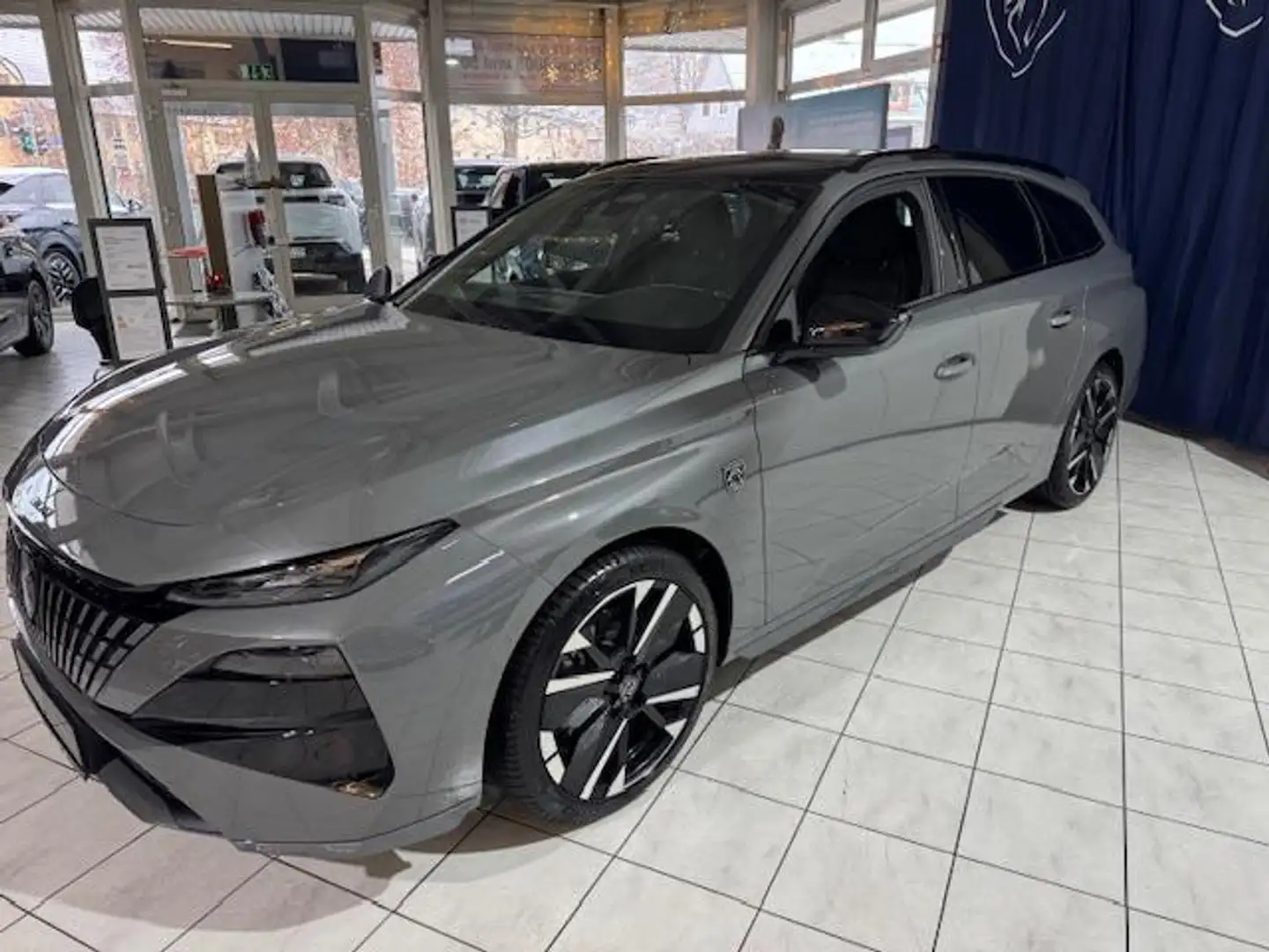 Peugeot 308 Neuer 308 SW GT Hybrid 145e-DSC6 Grau - 2