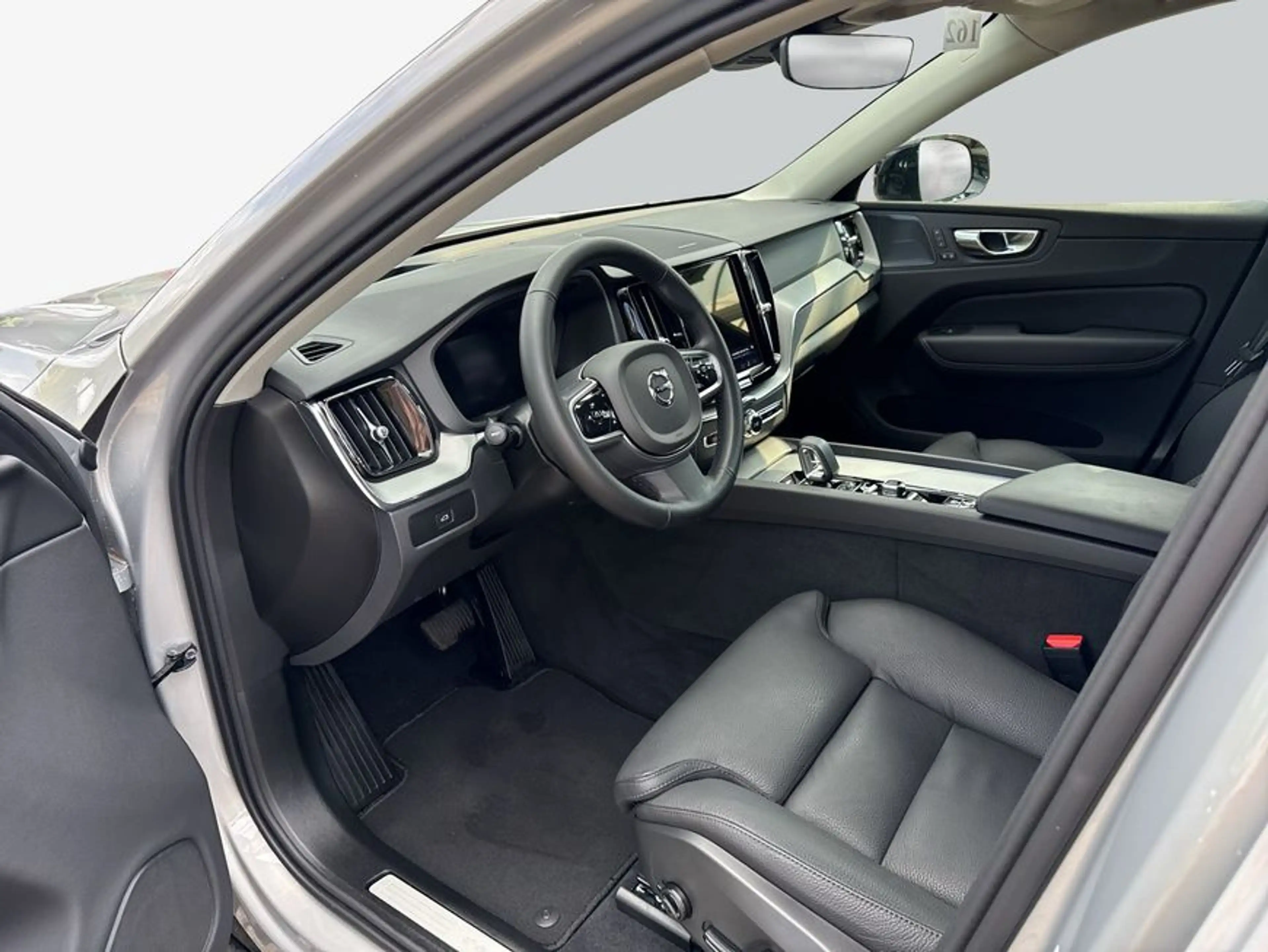 Volvo XC60 XC60 B5 B AWD Plus Dark Leder AHK HeadUp 360°V Bus — photo 9