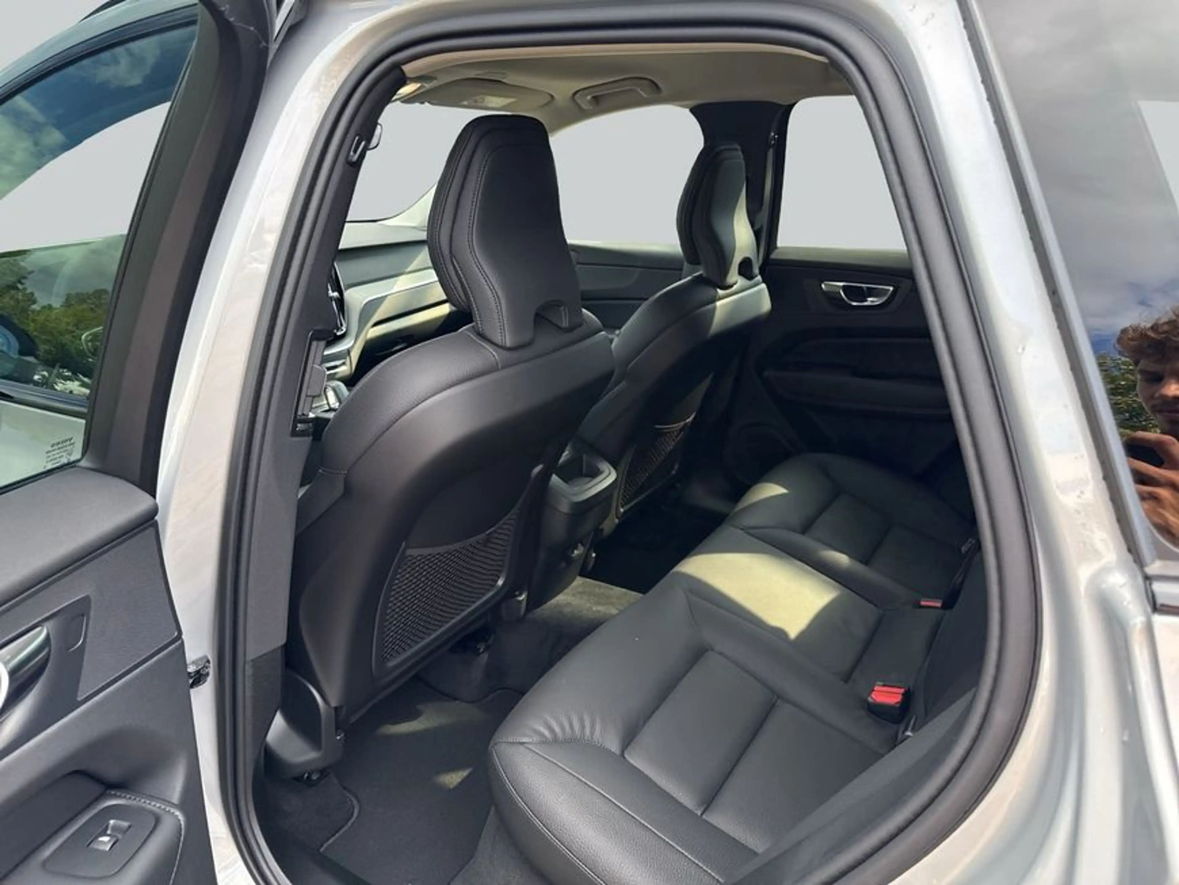Volvo XC60 XC60 B5 B AWD Plus Dark Leder AHK HeadUp 360°V Bus — photo 11