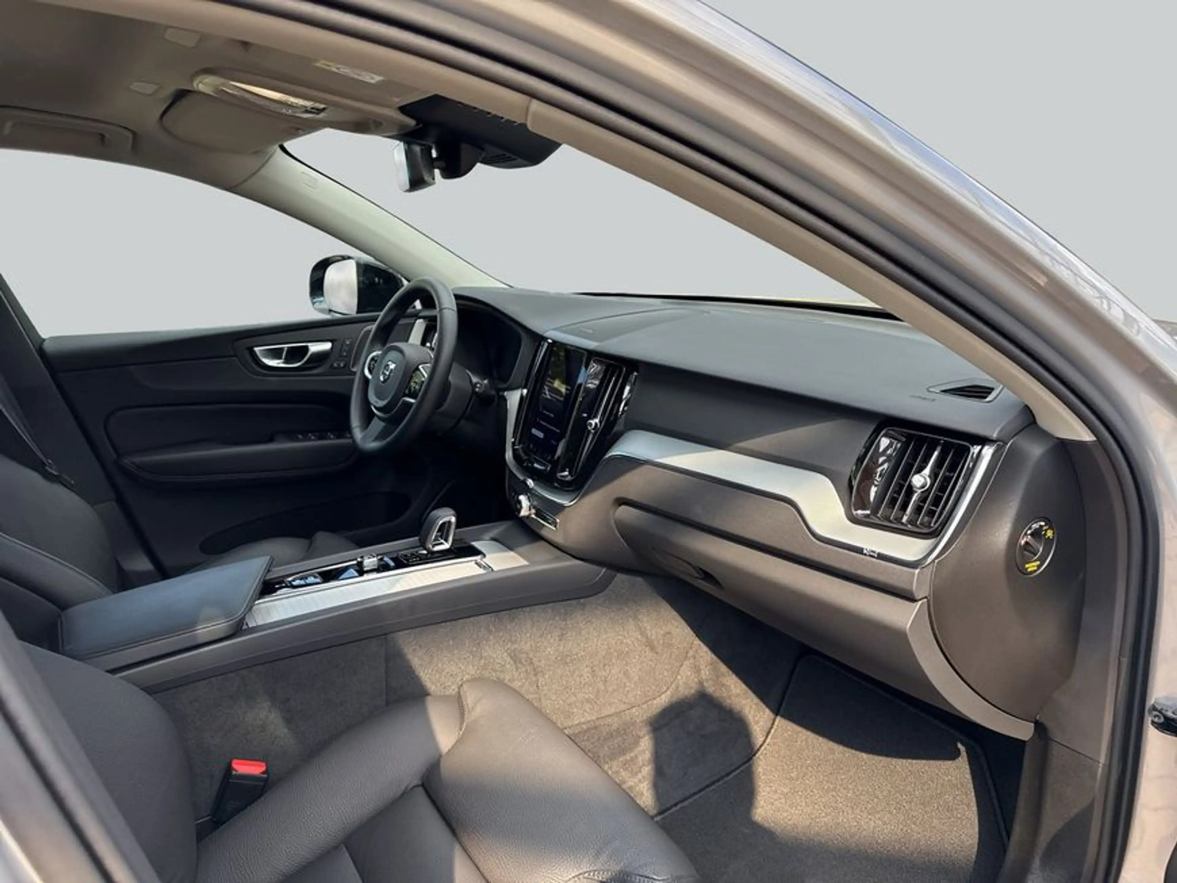 Volvo XC60 XC60 B5 B AWD Plus Dark Leder AHK HeadUp 360°V Bus — photo 15