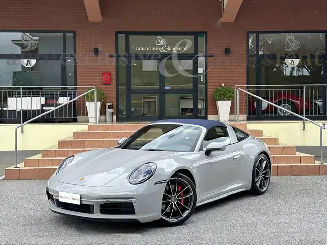 Porsche 911 main image