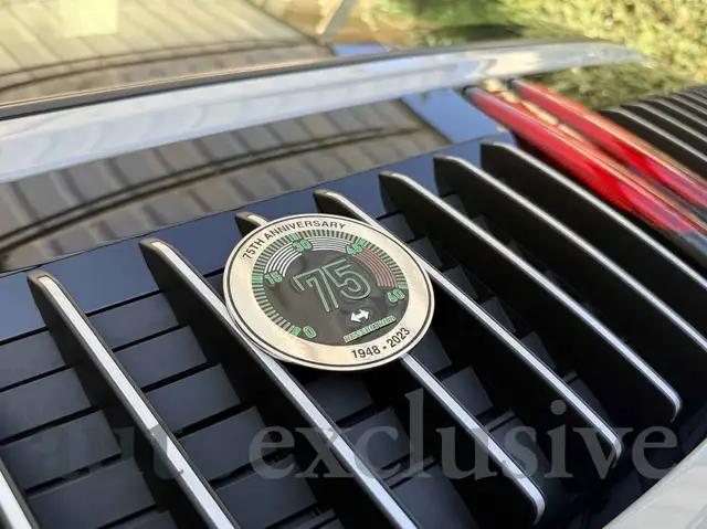 Porsche 911 view 13