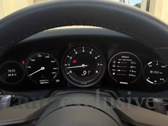 Porsche 911 view 9