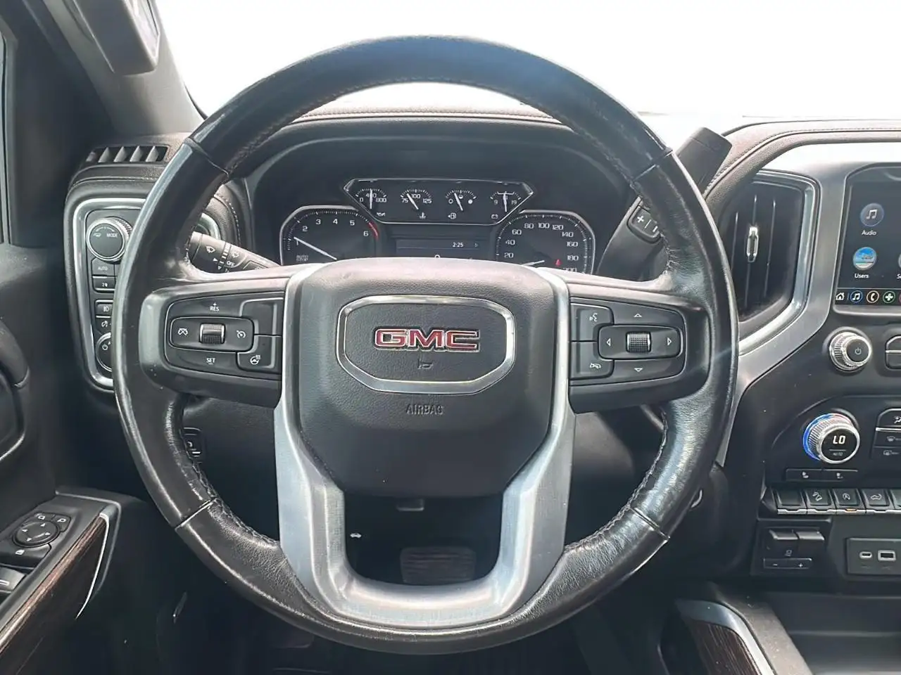GMC Sierra 1500 снимка GMC Sierra 1500