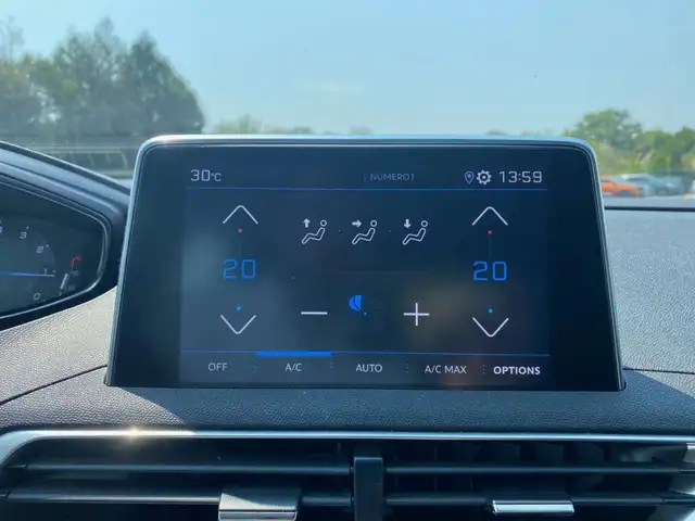 Peugeot 5008 view 14