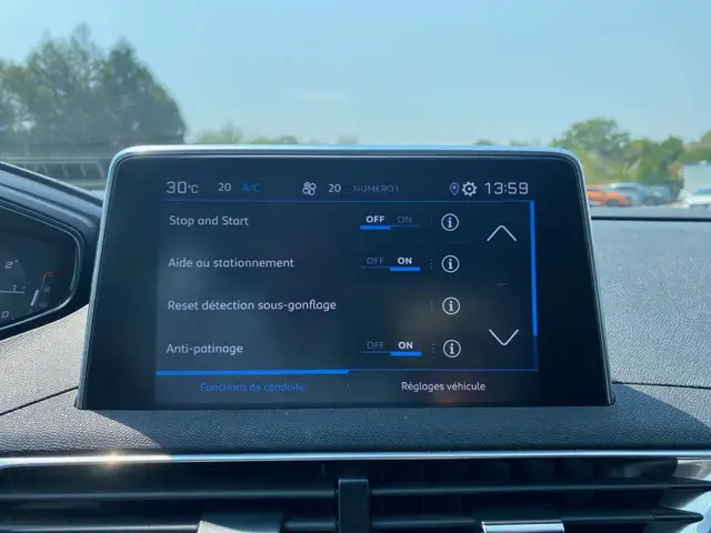 Peugeot 5008 view 11
