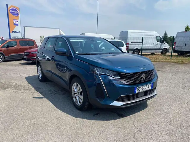 Peugeot 5008 view 2