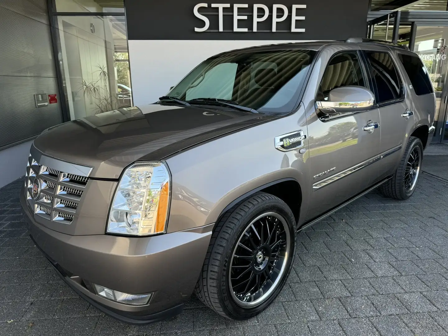 Cadillac Escalade 6.0 V8 Hybrid Sport Luxury Autom. Marrón - 1