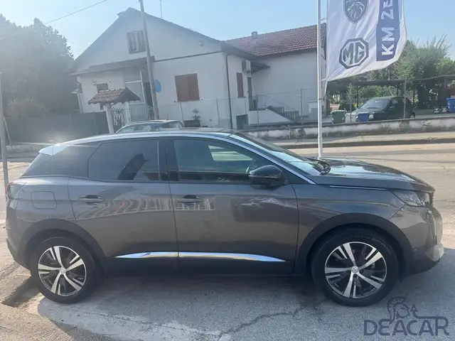 Peugeot 3008 view 9
