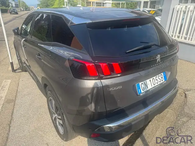 Peugeot 3008 view 6