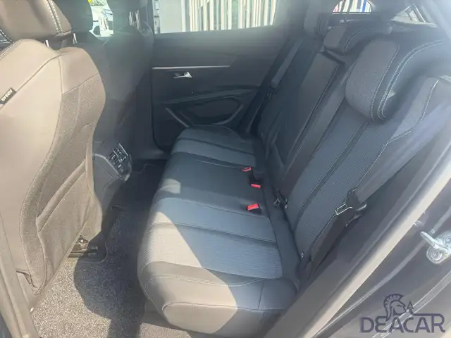 Peugeot 3008 view 11