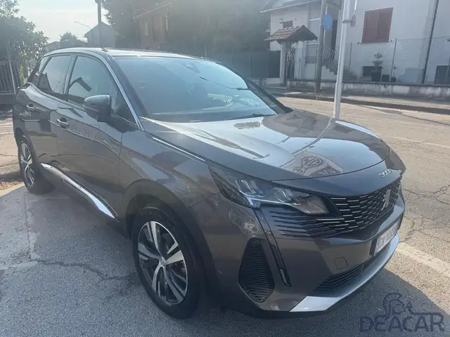 Peugeot 3008 view 3