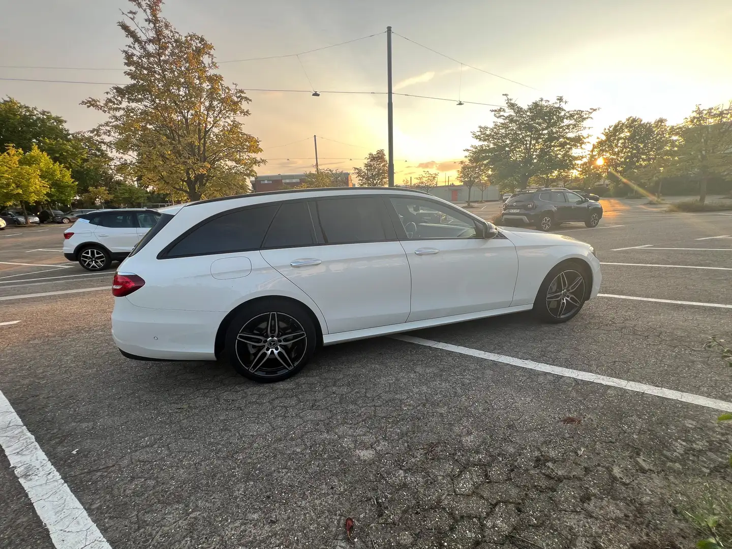 Mercedes-Benz E 400 E-Klasse T-Modell Diesel d 4Matic T 9G-TRONIC Wit - 2