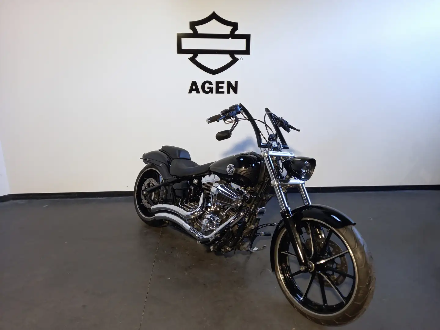 Harley-Davidson Breakout Zwart - 1