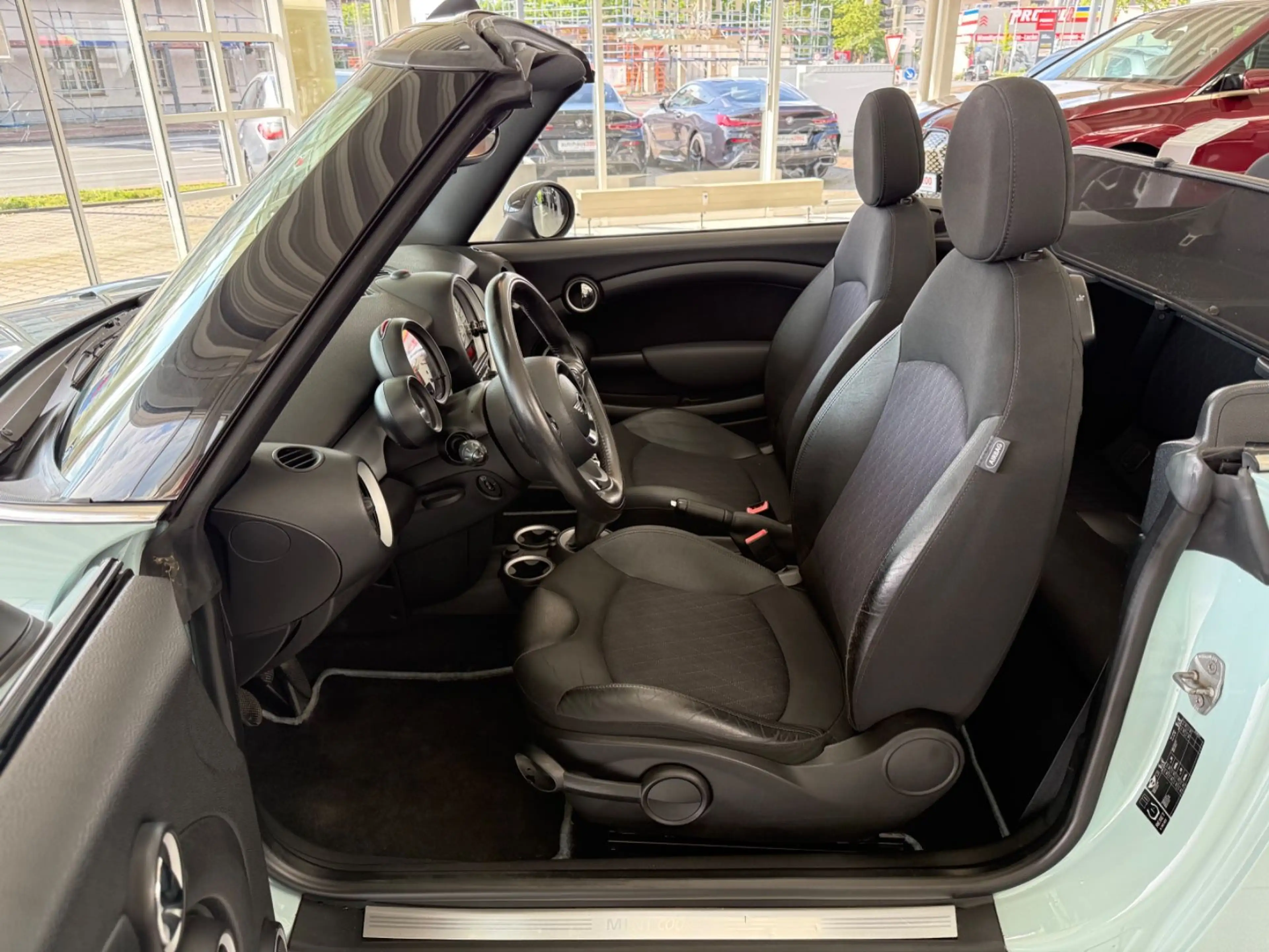 MINI Cooper Cabrio SHZ/PDC/KLIMA/TEMPOMAT — photo 11