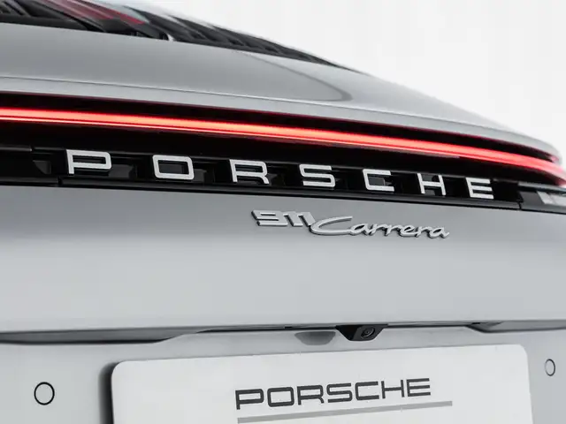 Porsche 992 view 12