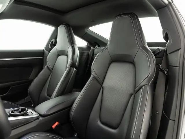 Porsche 992 view 9