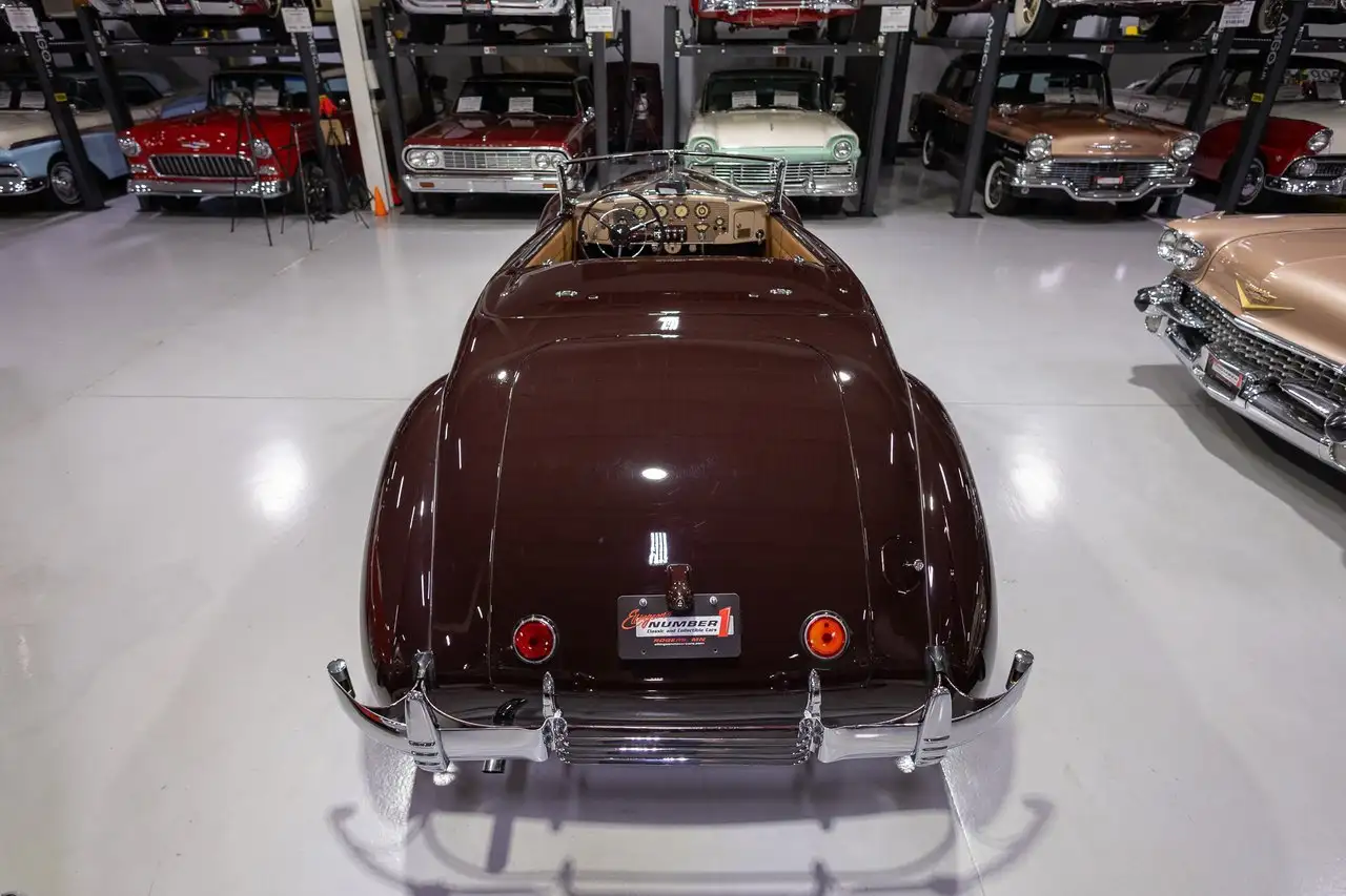 Cord 810/812 812 Supercharged Sportsman Cabriolet, foto 10