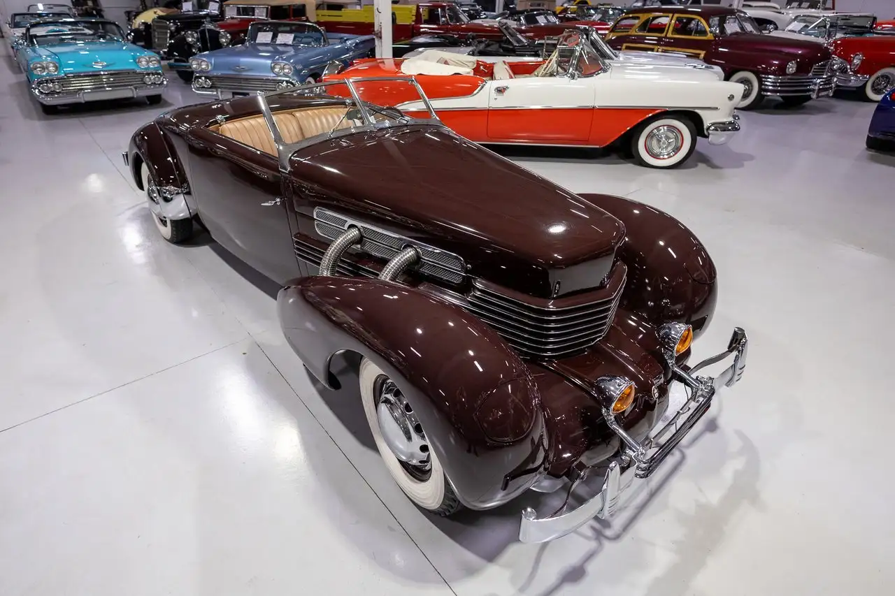 Cord 810/812 812 Supercharged Sportsman Cabriolet, foto 7