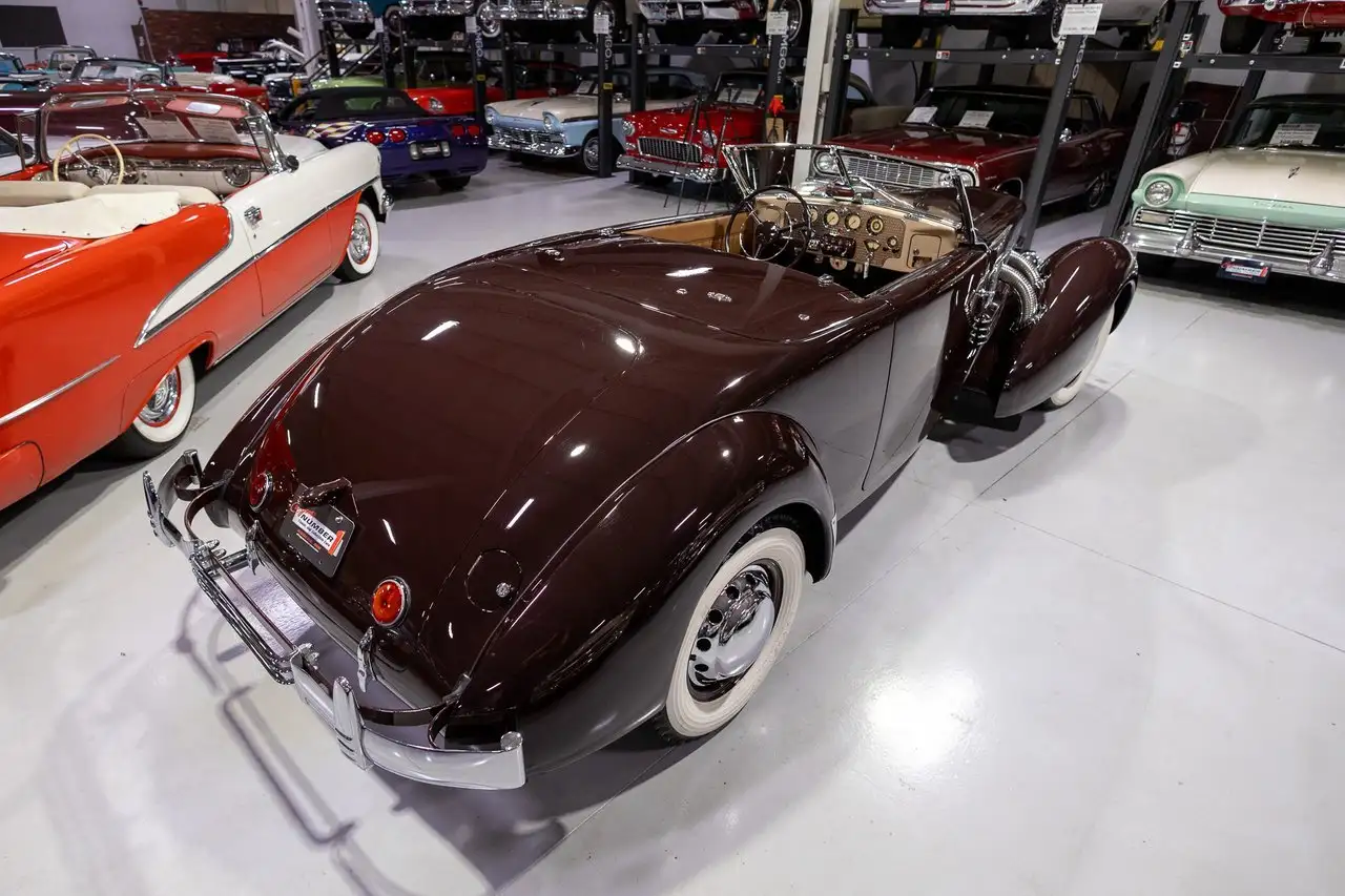 Cord 810/812 812 Supercharged Sportsman Cabriolet, foto 9