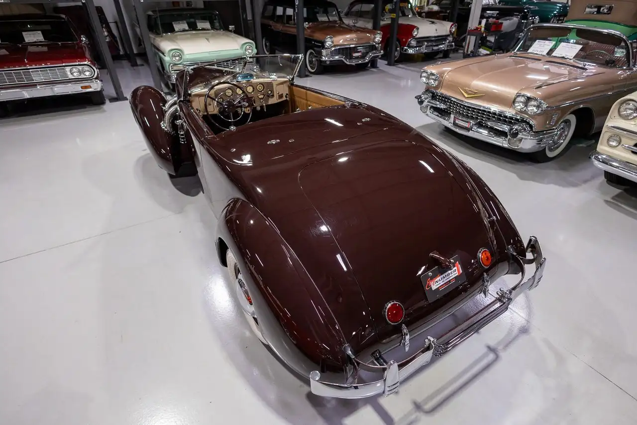 Cord 810/812 812 Supercharged Sportsman Cabriolet, foto 11