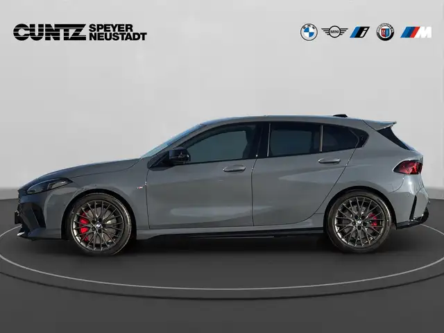 BMW 1 Series view 9
