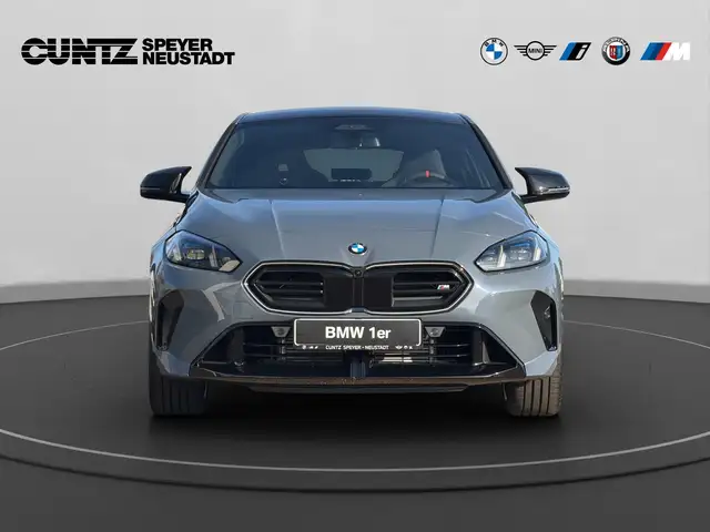 BMW 1 Series view 3