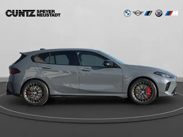 BMW 1 Series view 5