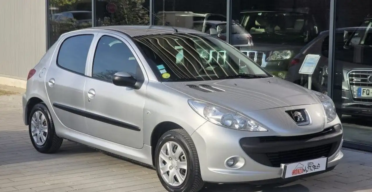 Peugeot 206 + 1.1 URBAN 5P