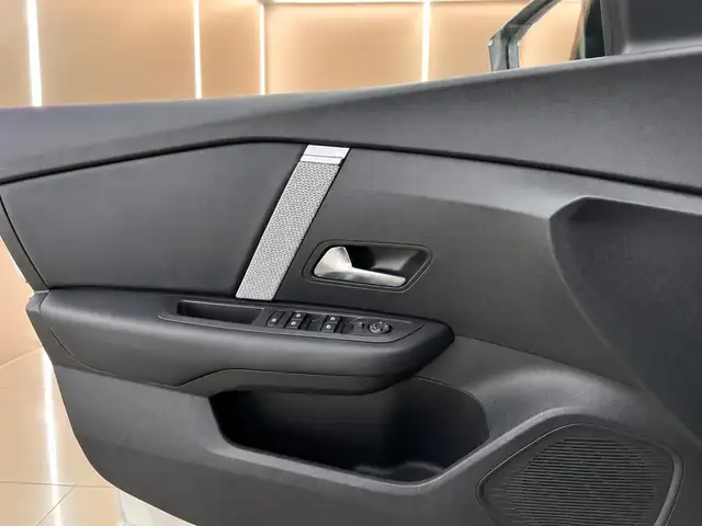 Citroen C4 view 13