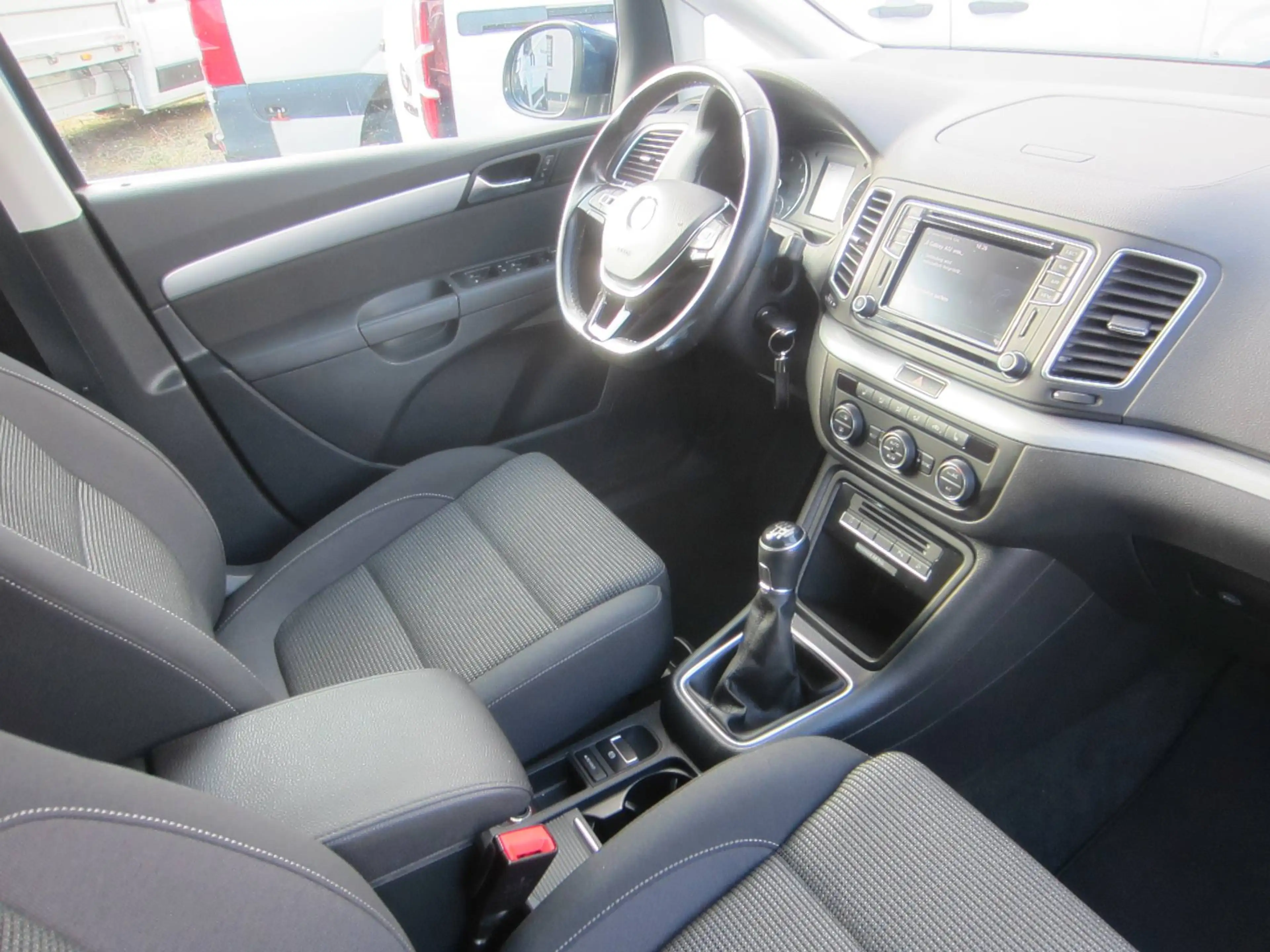 Volkswagen Sharan Comfortline 7Sitz,Kamera,Navi — photo 16