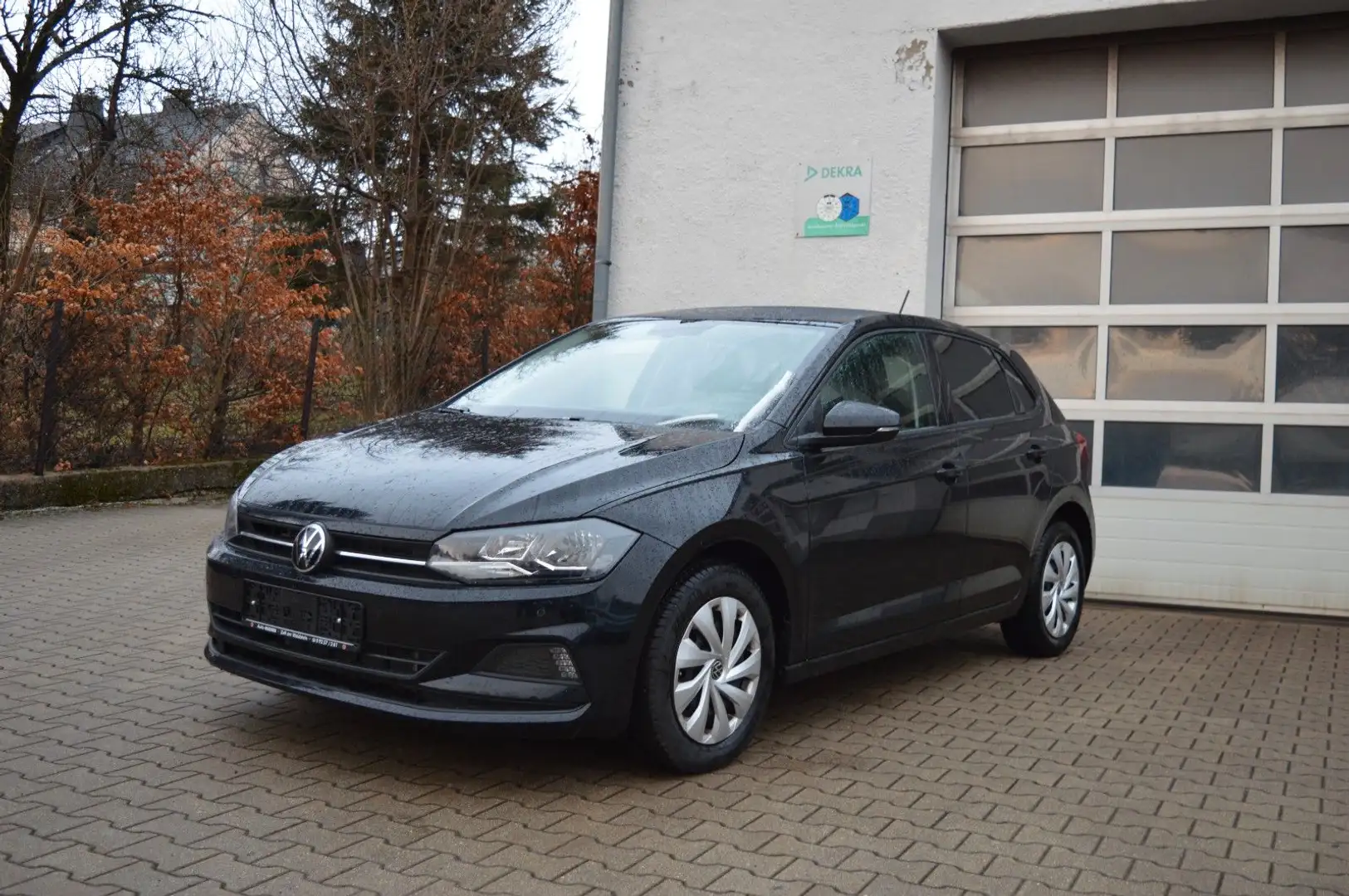 Volkswagen Polo VI Comfortline/NAVI/SHZ/PDC Schwarz - 1